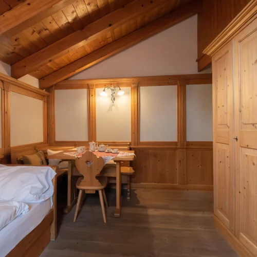 arnica-room-kaiserkrone-10