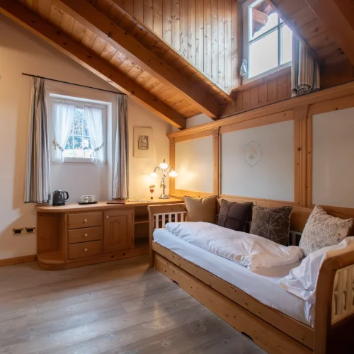arnica-room-kaiserkrone-13