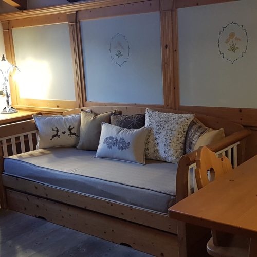 arnica sofa