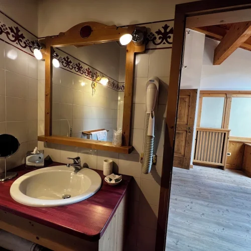 soldanella-montagna-kaiserkronechaletspa